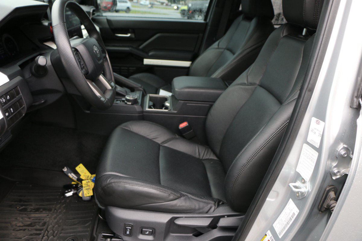 Used 2024 Toyota Tacoma TRD Off-Road AWD/4WD image 22