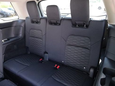 Certified 2025 Nissan Pathfinder SV FWD image 11
