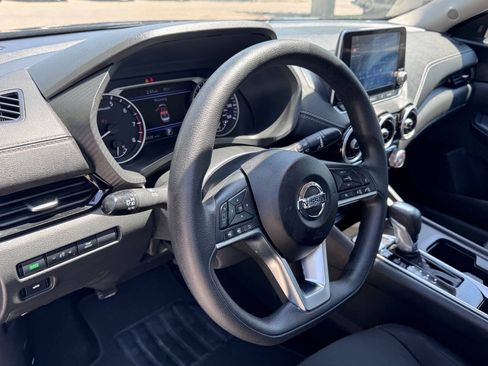 Used 2025 Nissan Sentra SV FWD image 15