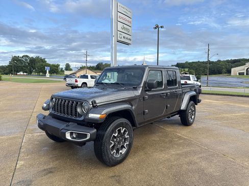 New 2025 Jeep Gladiator Sport w/ Premium Package image 2