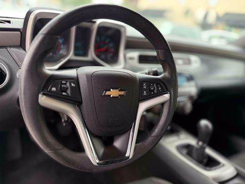 Used 2013 Chevrolet Camaro LS RWD image 21