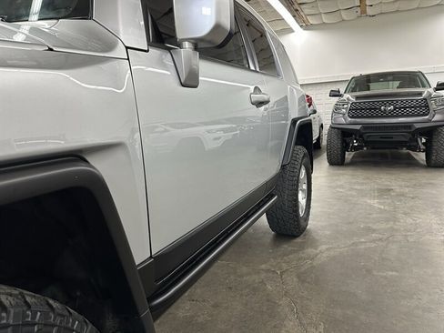 Used 2007 Toyota FJ Cruiser 4WD image 37