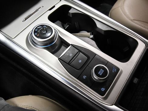 Used 2024 Ford Explorer Limited AWD/4WD image 26