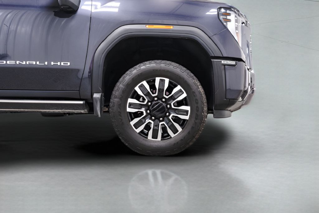Used 2024 GMC Sierra 3500 Denali Ultimate AWD/4WD image 7