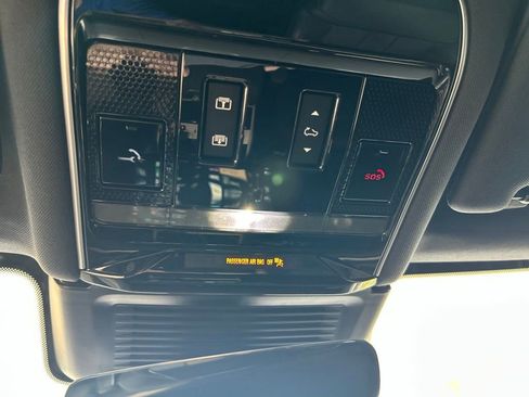 Used 2025 Land Rover Range Rover Long Wheelbase SE AWD/4WD image 41