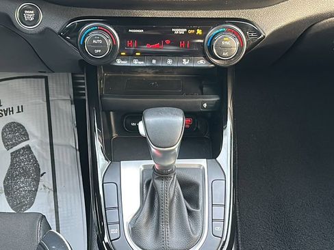 Used 2024 Kia Forte GT-Line w/ GT-Line Premium Package image 20