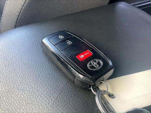 Used 2025 Toyota Tacoma SR5 AWD/4WD image 14