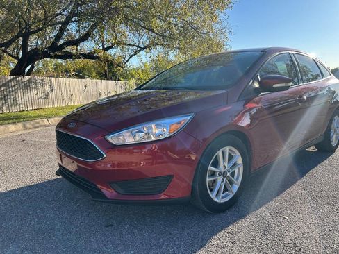 Used 2016 Ford Focus SE image 3