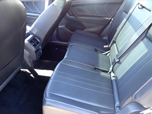 Used 2023 Volkswagen Tiguan SE R-Line AWD/4WD image 9