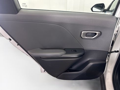 Used 2025 Kia K4 FWD image 25