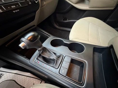 Used 2018 Kia Sorento AWD image 19