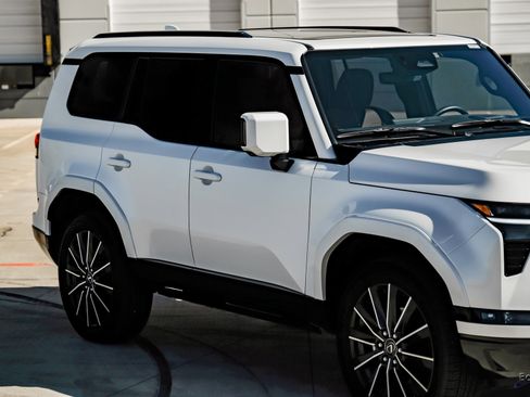 Used 2025 Lexus GX 550 image 20