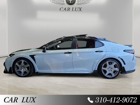 Used 2022 Toyota Camry XSE FWD image 2
