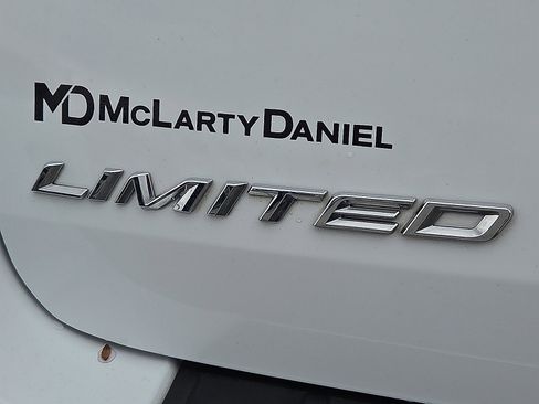 Used 2023 Ford Explorer Limited image 9