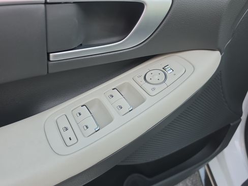 Used 2025 Hyundai Sonata SEL FWD image 17