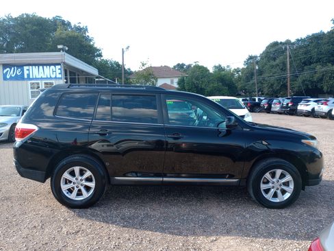 Used 2011 Toyota Highlander 4WD w/ Tech Pkg image 8