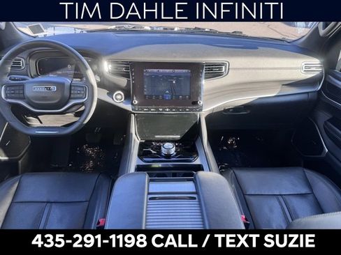 Used 2023 Jeep Wagoneer Series II image 2