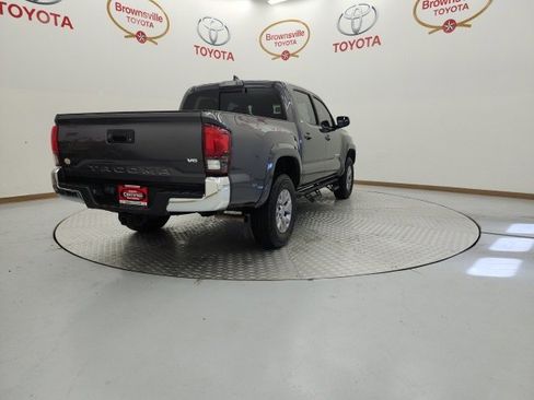 Certified 2019 Toyota Tacoma SR5 image 8