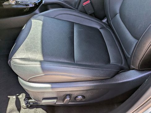 Certified 2025 Kia Seltos EX FWD image 20