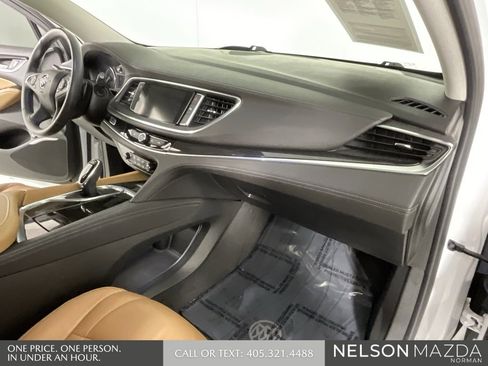 Used 2019 Buick Enclave Essence image 32