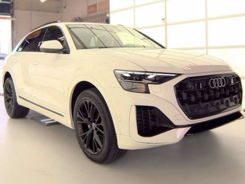 Used 2024 Audi Q8 Premium Plus w/ Premium Plus Package AWD/4WD image 2