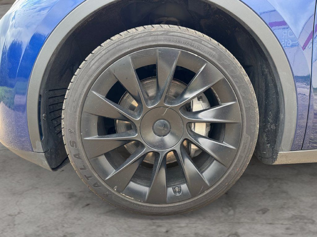 Used 2023 Tesla Model Y Long Range AWD/4WD image 9