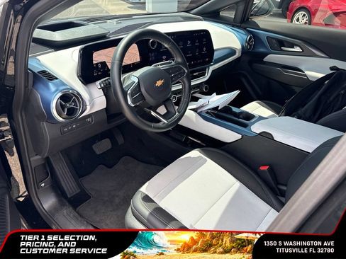 Used 2025 Chevrolet Equinox EV LT w/ Convenience Package II AWD/4WD image 9