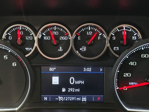 Used 2021 Chevrolet Suburban Z71 w/ Z71 Signature Package AWD/4WD image 16