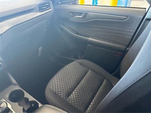 New 2025 Ford Escape Active w/ Cold Weather Package image 9