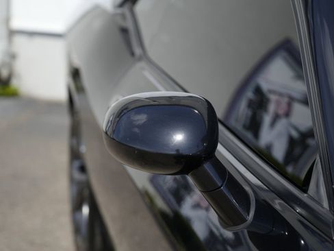 Used 2015 Dodge Challenger SXT image 13