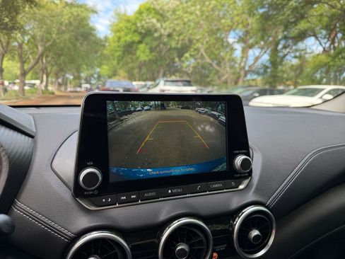 Used 2025 Nissan Sentra SV image 17