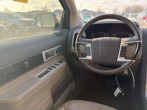 Used 2008 Lincoln MKX 2WD image 16