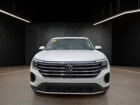 Used 2026 Volkswagen Atlas SE FWD image 2