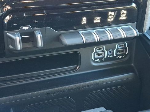 Used 2023 RAM 1500 Laramie image 32