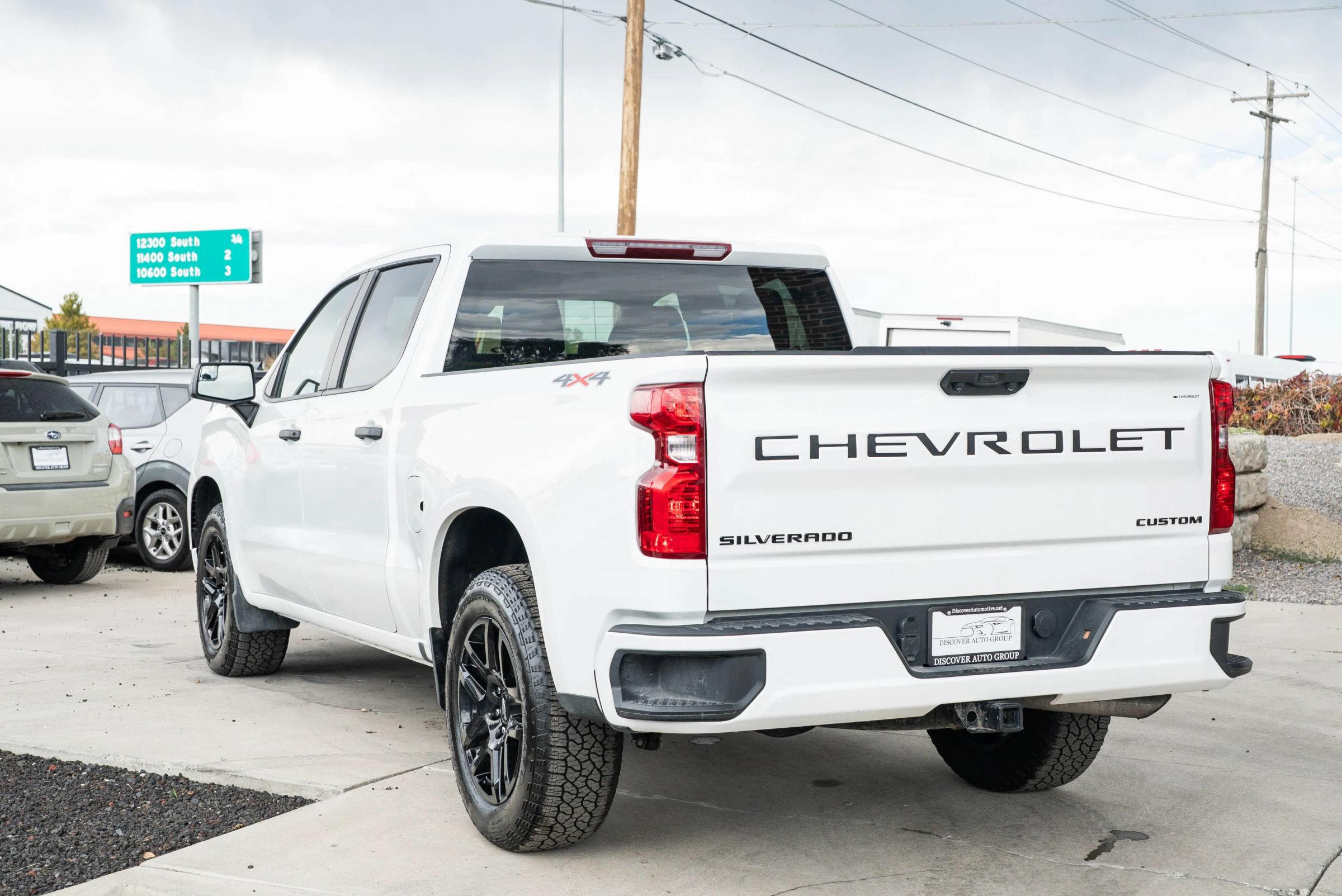 Used 2024 Chevrolet Silverado 1500 Custom w/ LPO, Dark Essentials Package AWD/4WD image 5
