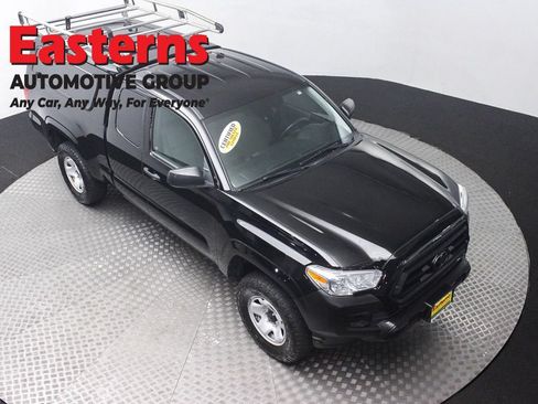Used 2023 Toyota Tacoma SR AWD/4WD image 3