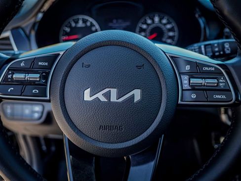 Certified 2022 Kia Seltos EX image 15