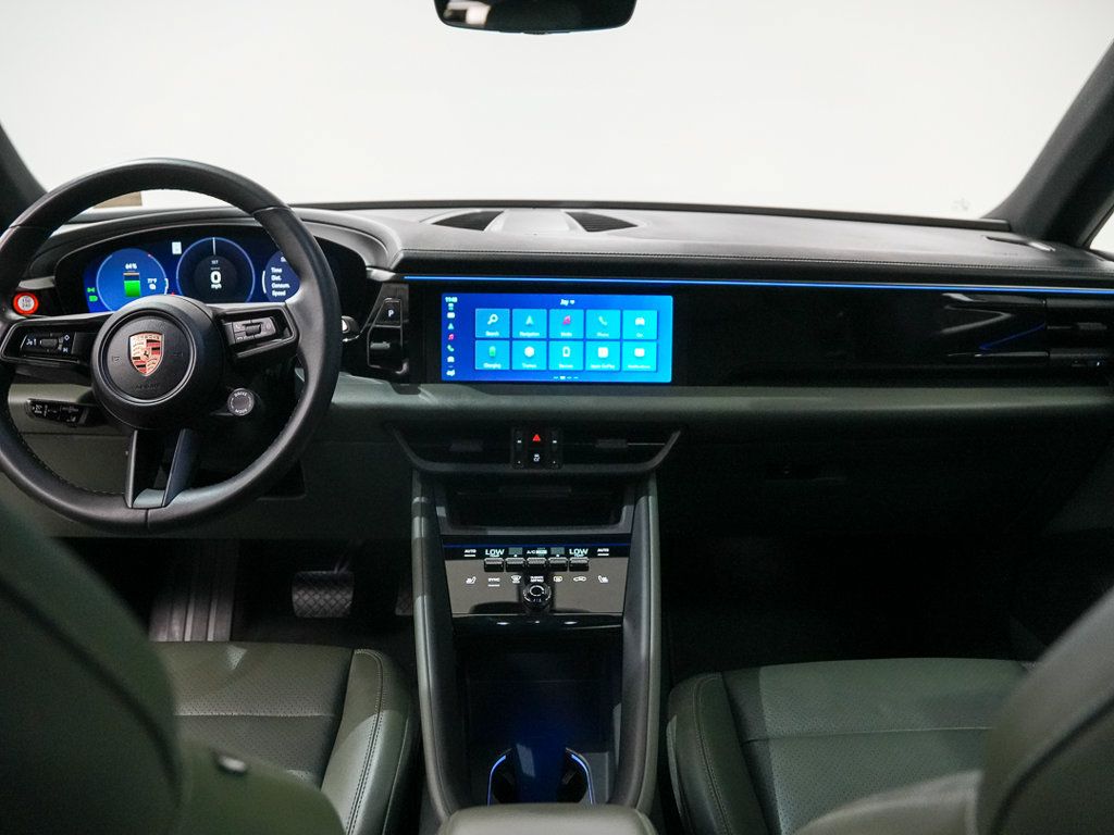 Certified 2024 Porsche Macan 4 Electric AWD/4WD image 29