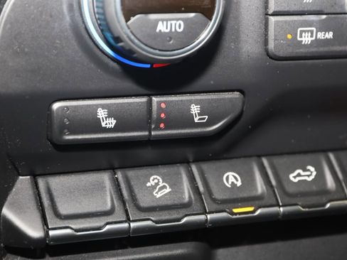 Used 2020 Chevrolet Silverado 1500 LT Trail Boss image 8