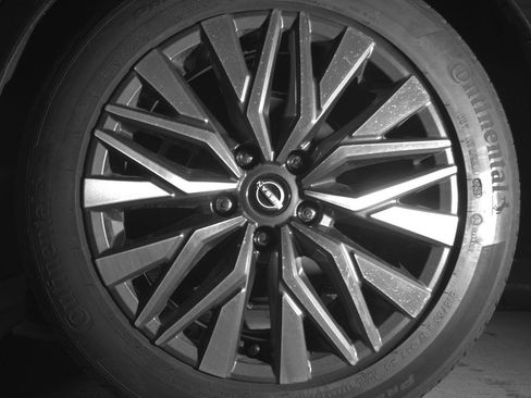 Used 2025 Nissan Altima 2.5 SV FWD image 14