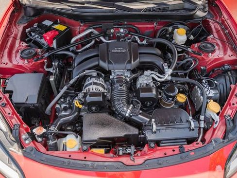 Used 2024 Toyota GR86 RWD image 18