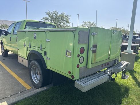 Used 2001 Ford F550 2WD Crew Cab Super Duty image 8