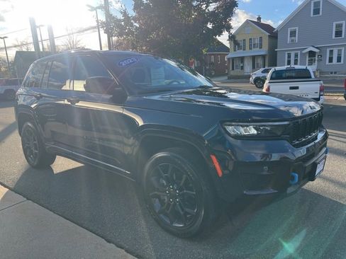 Used 2023 Jeep Grand Cherokee 30th Anniversary image 8