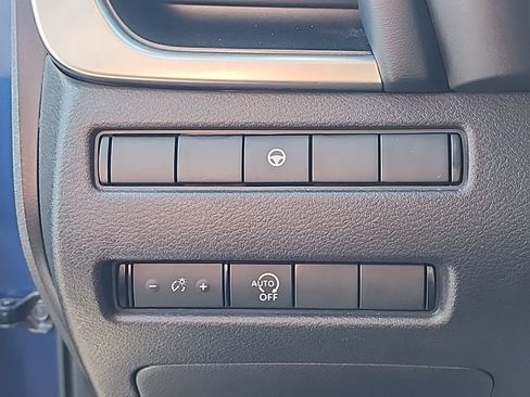 Used 2023 Nissan Rogue SV image 20