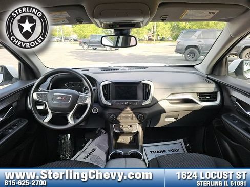 Used 2024 GMC Terrain SLE FWD image 9