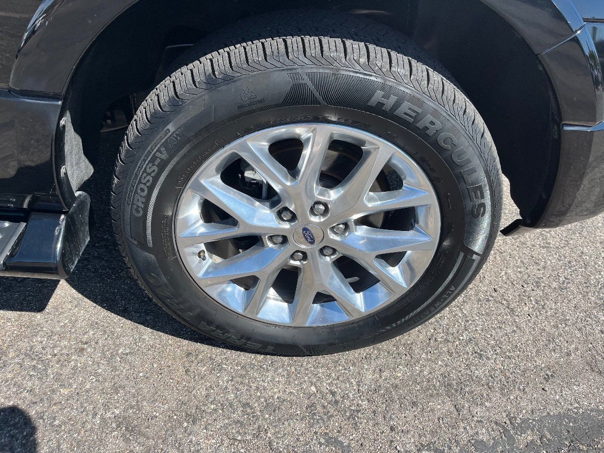 Used 2016 Ford Expedition Limited RWD image 48