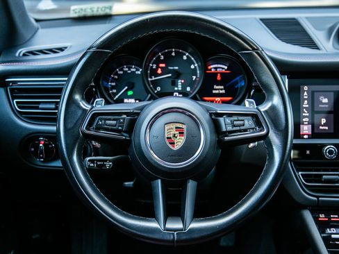 Certified 2023 Porsche Macan AWD/4WD image 13