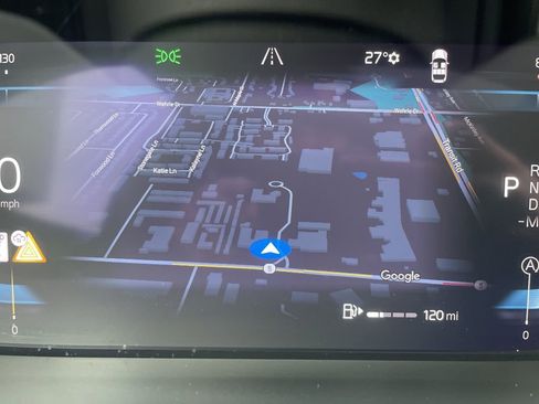 Certified 2024 Volvo XC40 B5 Core image 30