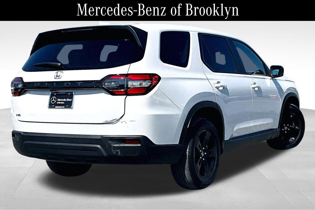 Used 2023 Honda Pilot LX image 12
