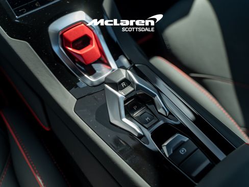 Used 2021 Lamborghini Huracan EVO RWD image 16
